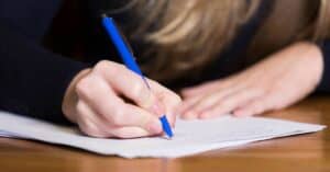 Lees meer over het artikel Sollicitatiebrief Schrijven: Tips, Voorbeelden en Veelgemaakte Fouten