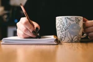 Lees meer over het artikel Waar verhalen ademen: De onverwachte plaatsen waar schrijvers inspiratie vinden