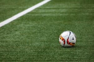 Lees meer over het artikel De business van de Eredivisie: van sponsoring tot streaming