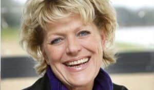 Lees meer over het artikel Simone Kleinsma: Nederlands Iconische Musical- en Theateractrice
