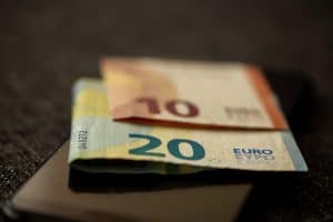 Lees meer over het artikel Meer verdienen: zo onderhandel je succesvol voor een hoger loon