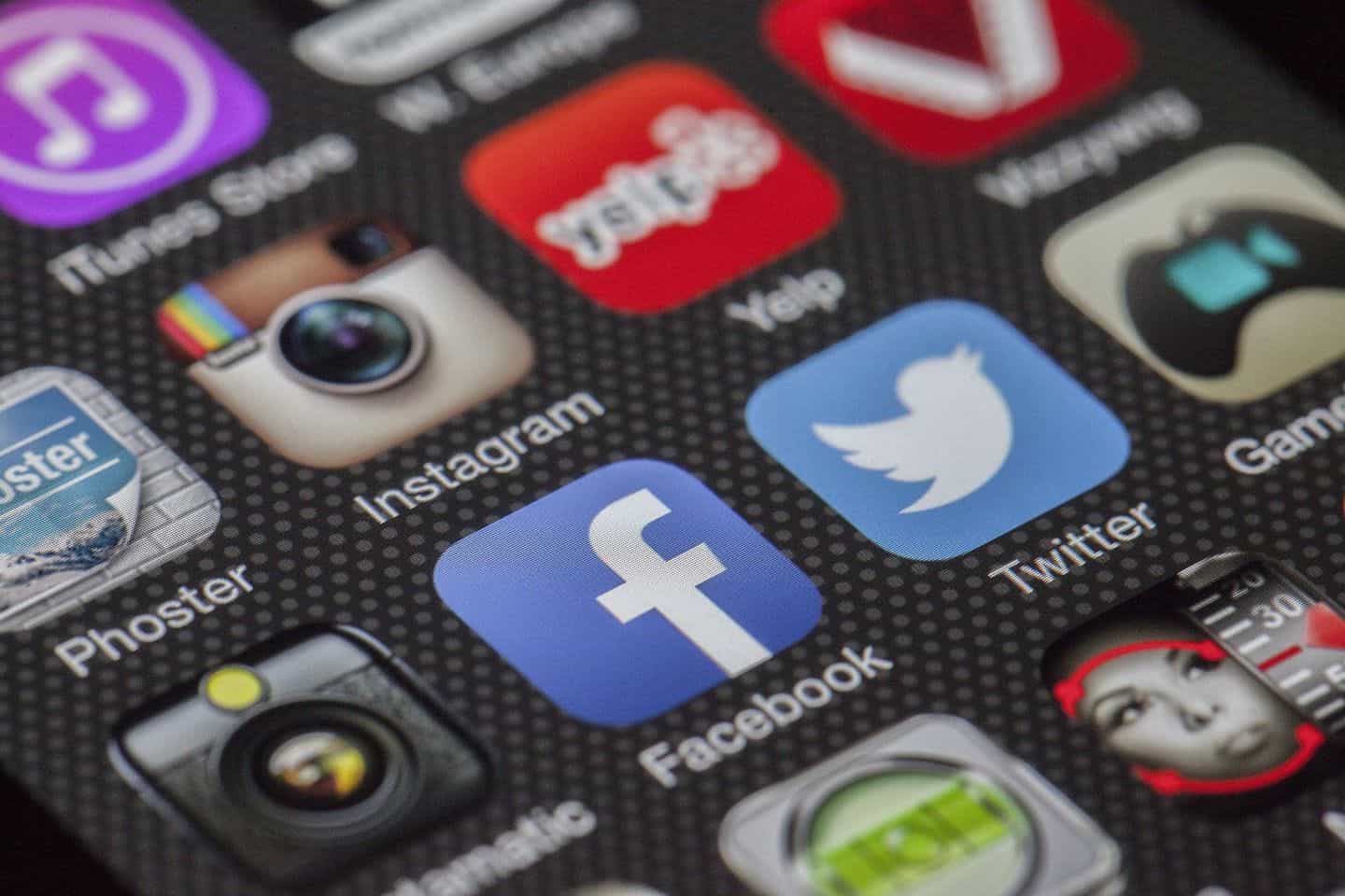 Je bekijkt nu Social media als bron van nieuws: kans of gevaar?
